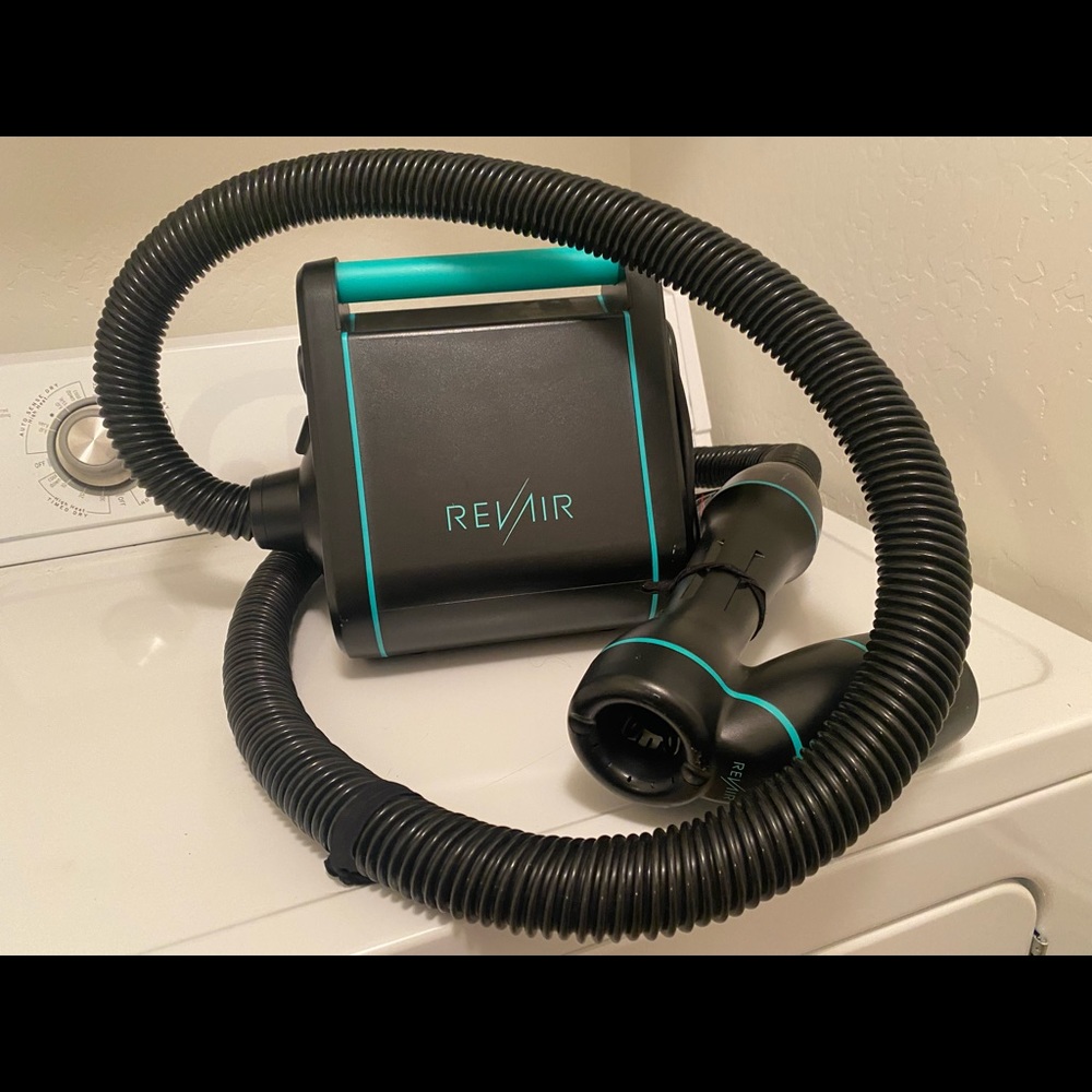 RevAir Reverse Hair Dryer 💁🏼‍♀️